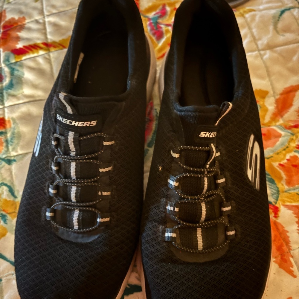 Sketchers shoes